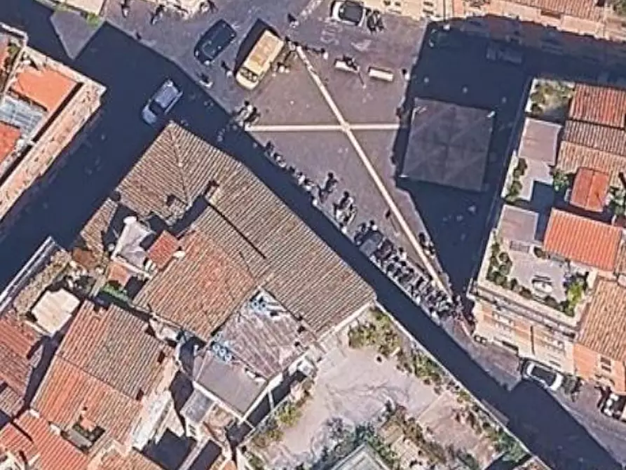 Immagine 1 di Appartamento in vendita  in Piazza del Teatro di Pompeo a Roma