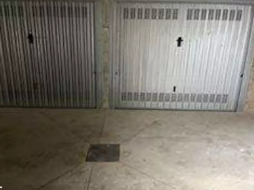 Immagine 1 di Garage in vendita  in Via Brianza a Cernusco Lombardone