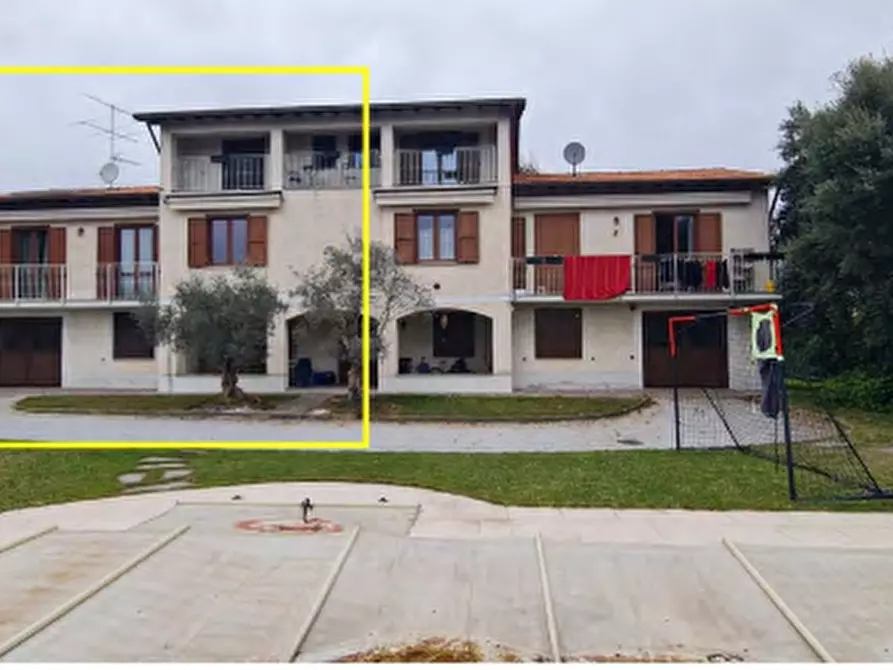 Immagine 1 di Casa bifamiliare in vendita  in Via Aldo Moro a Imbersago
