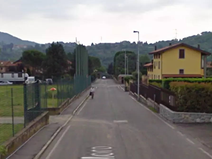 Immagine 7 di Casa bifamiliare in vendita  in Via Aldo Moro a Imbersago
