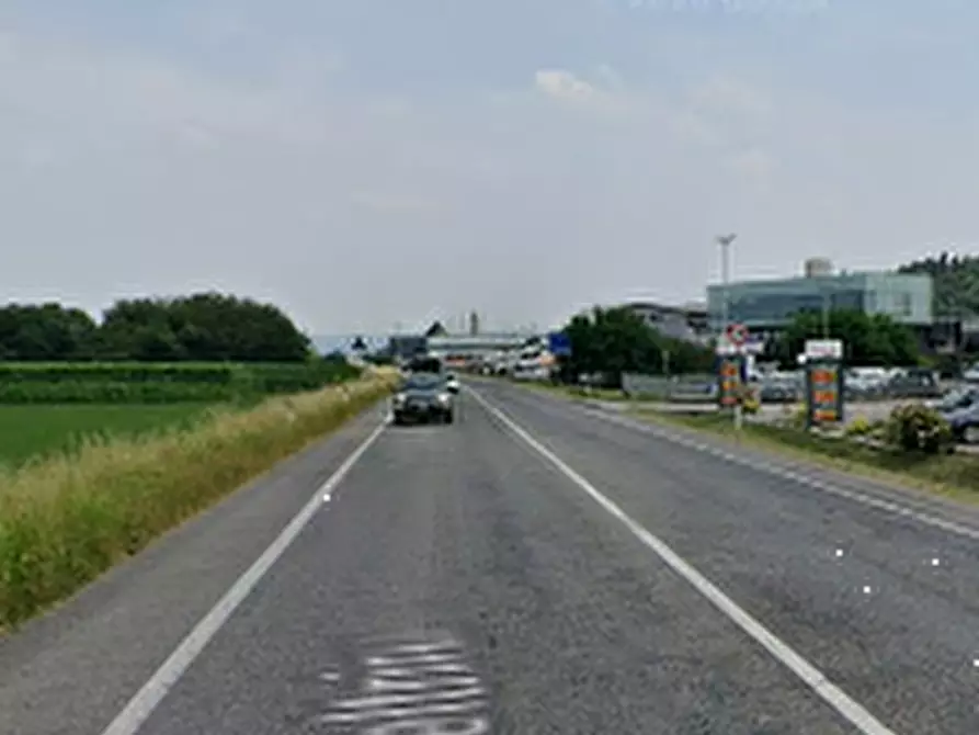 Immagine 7 di Negozio in vendita  in Via Feltrina a Pederobba
