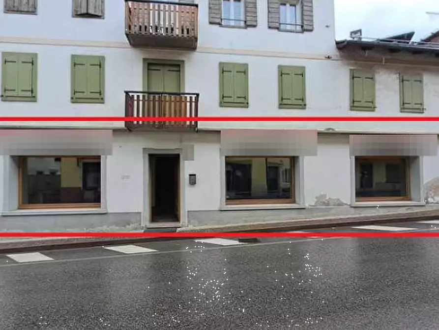 Immagine 2 di Negozio in vendita  in Via Corte a Auronzo Di Cadore