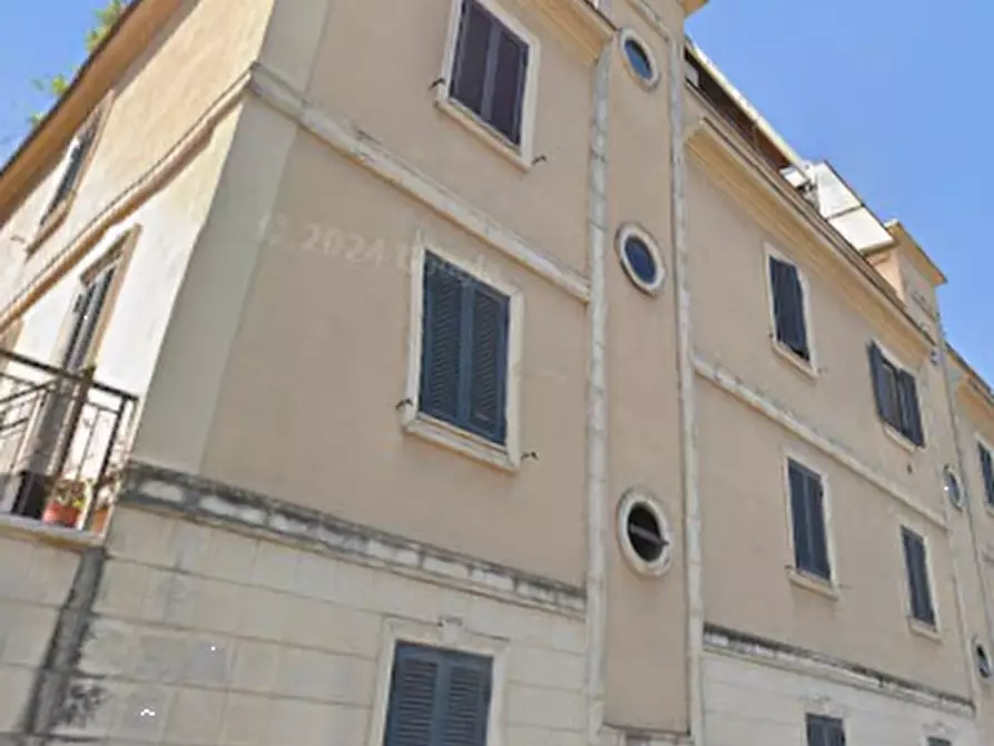 Immagine 4 di Appartamento in vendita  in Via dei Quintili a Roma