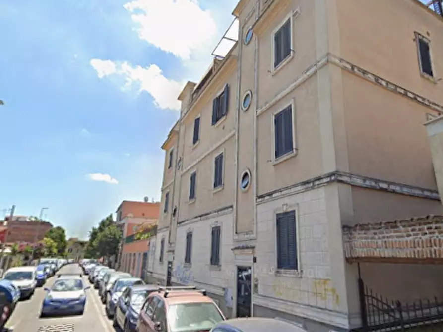 Immagine 2 di Appartamento in vendita  in Via dei Quintili a Roma