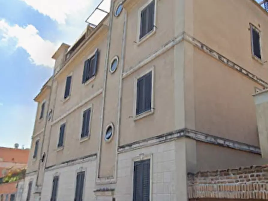 Immagine 3 di Appartamento in vendita  in Via dei Quintili a Roma