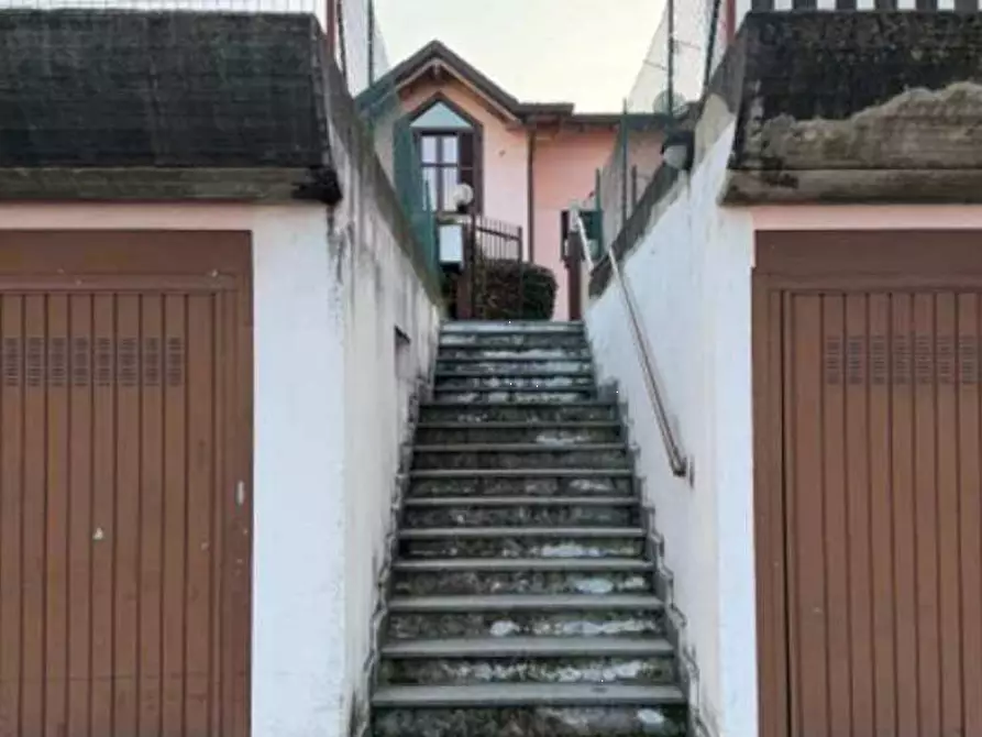 Immagine 1 di Appartamento in vendita  in Via XX Settembre a Caravate