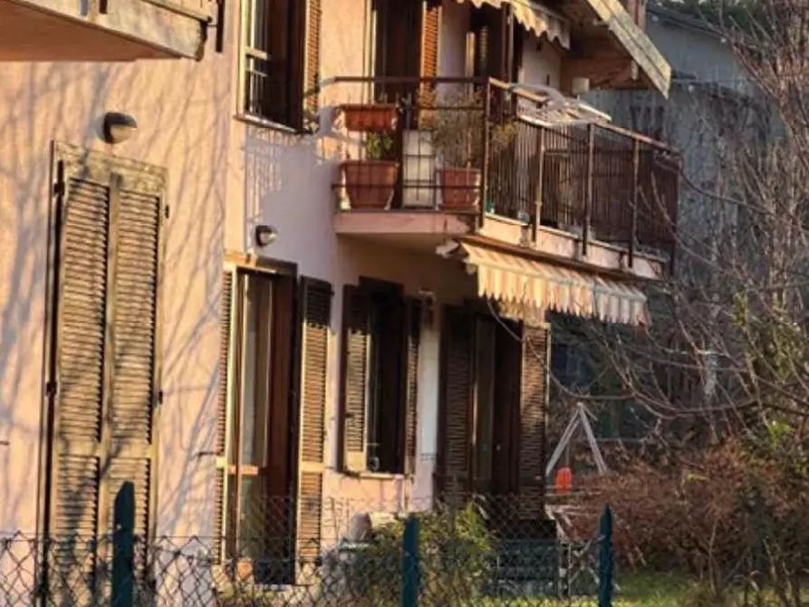Immagine 3 di Appartamento in vendita  in Via XX Settembre a Caravate