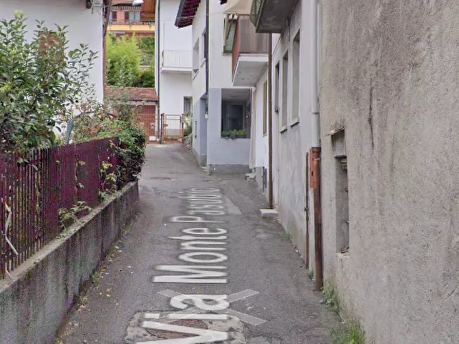Immagine 8 di Appartamento in vendita  in Via Monte Pasubio a Sangiano