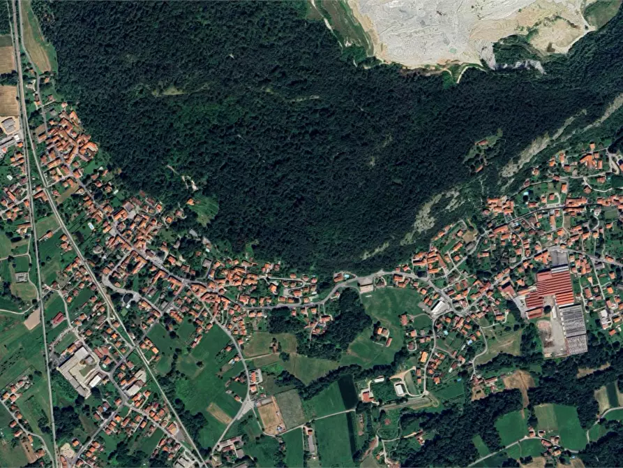 Immagine 13 di Appartamento in vendita  in Via Monte Pasubio a Sangiano