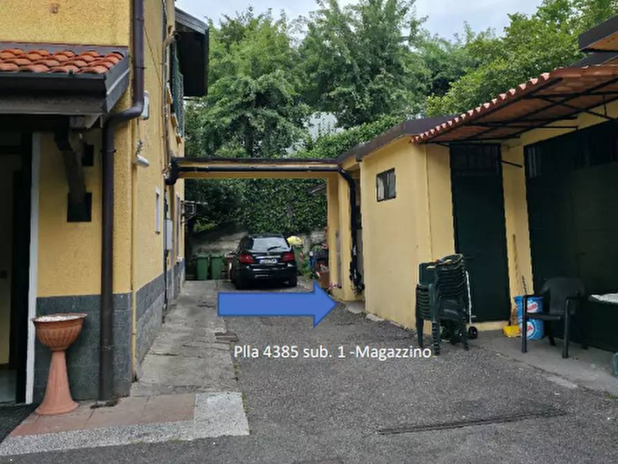 Immagine 3 di Negozio in vendita  in Via Guglielmo Marconi a Castelveccana