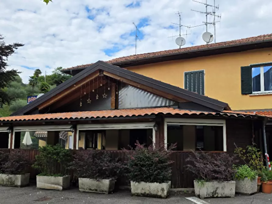 Immagine 6 di Negozio in vendita  in Via Guglielmo Marconi a Castelveccana