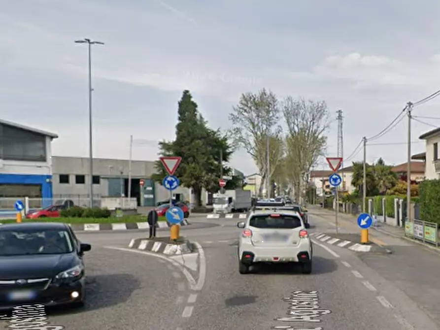 Immagine 11 di Appartamento in vendita  in Viale Sant'Agostino a Vicenza