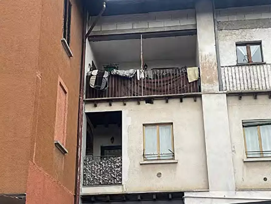 Immagine 2 di Appartamento in vendita  in Via Sciesa a Vedano Olona