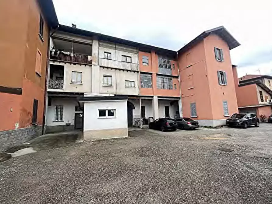 Immagine 4 di Appartamento in vendita  in Via Sciesa a Vedano Olona