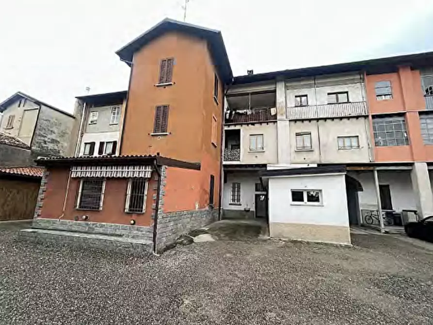 Immagine 1 di Appartamento in vendita  in Via Sciesa a Vedano Olona