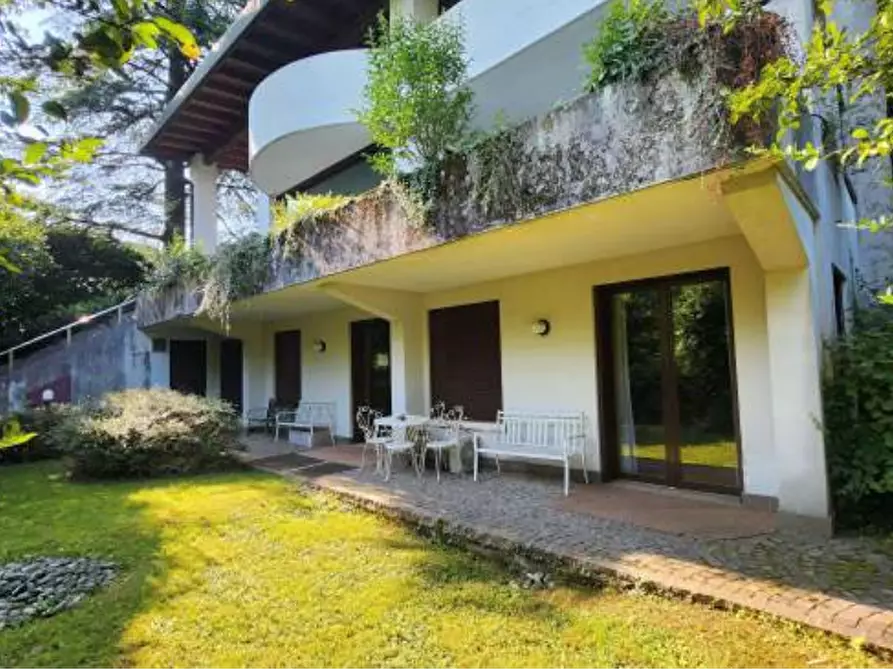 Immagine 1 di Villa in vendita  in Via Campo Sportivo  a Schio