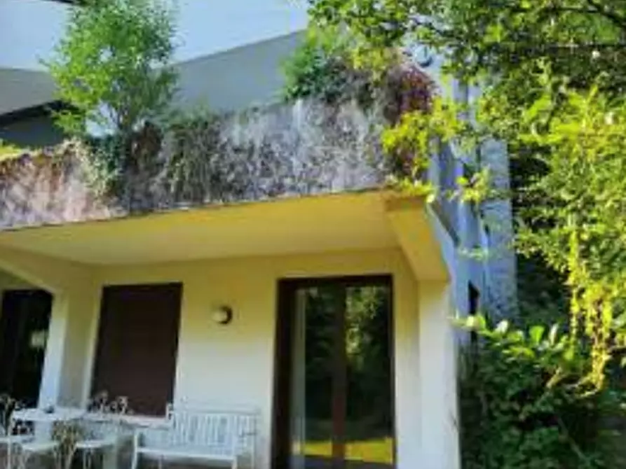 Immagine 3 di Villa in vendita  in Via Campo Sportivo  a Schio