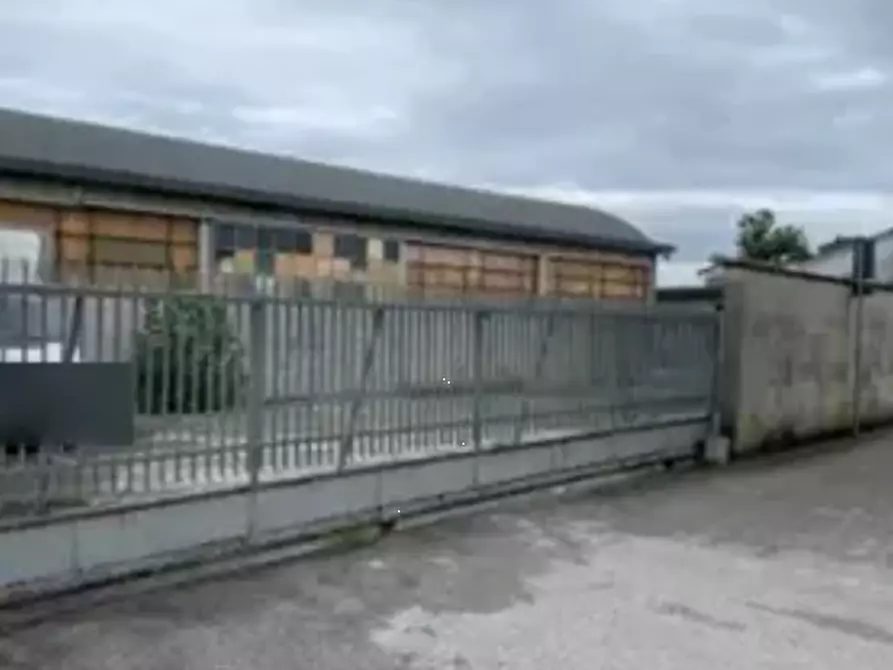 Immagine 2 di Capannone industriale in vendita  in Via Nazario Sauro a Costabissara