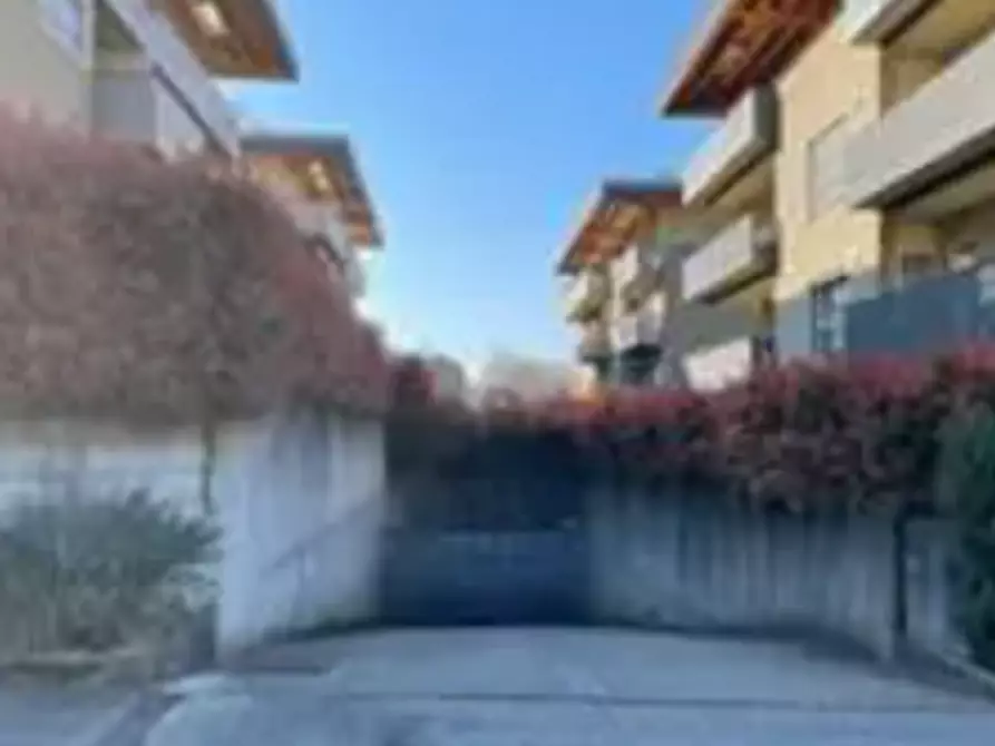 Immagine 1 di Garage in vendita  in Via Duca D'Aosta  a Valdagno