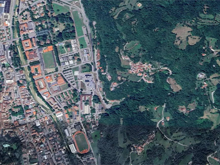 Immagine 5 di Garage in vendita  in Via Duca D'Aosta  a Valdagno