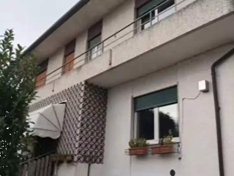Immagine 5 di Casa bifamiliare in vendita  in Via Torricelle a Fara Vicentino
