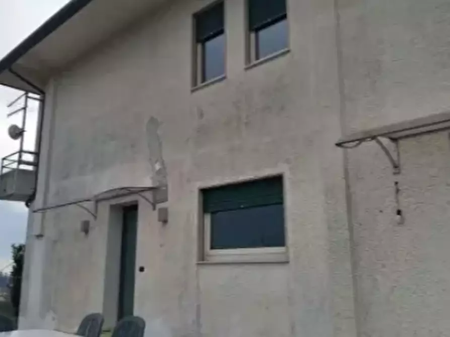 Immagine 10 di Casa bifamiliare in vendita  in Via Torricelle a Fara Vicentino