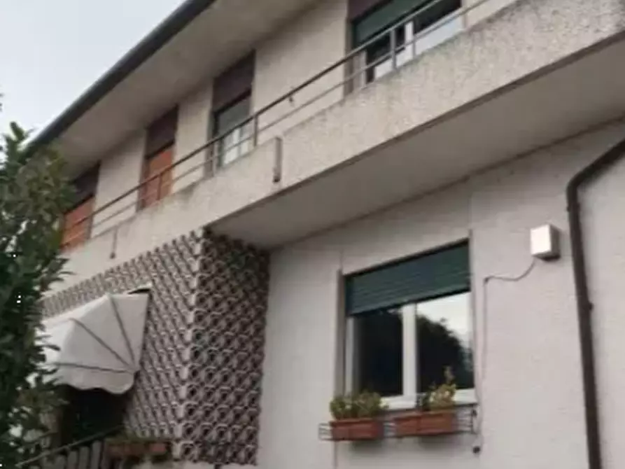 Immagine 12 di Casa bifamiliare in vendita  in Via Torricelle a Fara Vicentino