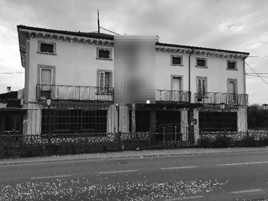 Immagine 12 di Negozio in vendita  in Via Madonnina di Prabiano a Villafranca Di Verona