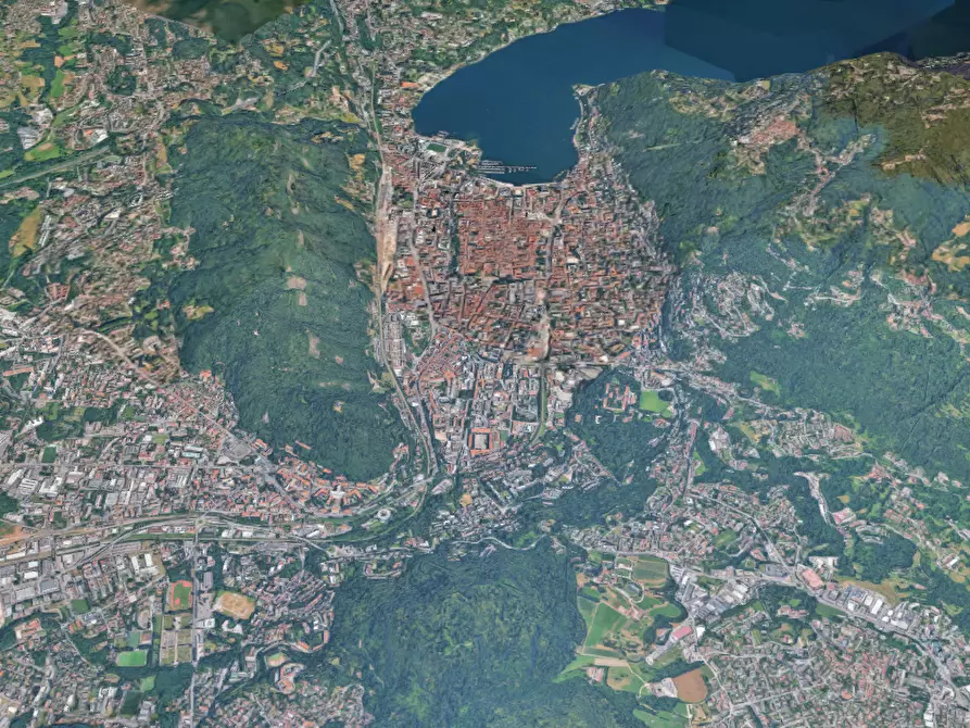 Immagine 7 di Garage in vendita  in Via Palestro a Como