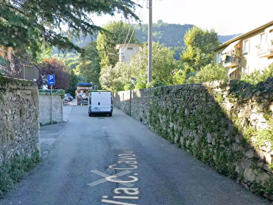Immagine 13 di Appartamento in vendita  in Piazza Giulio Carcano a Erba