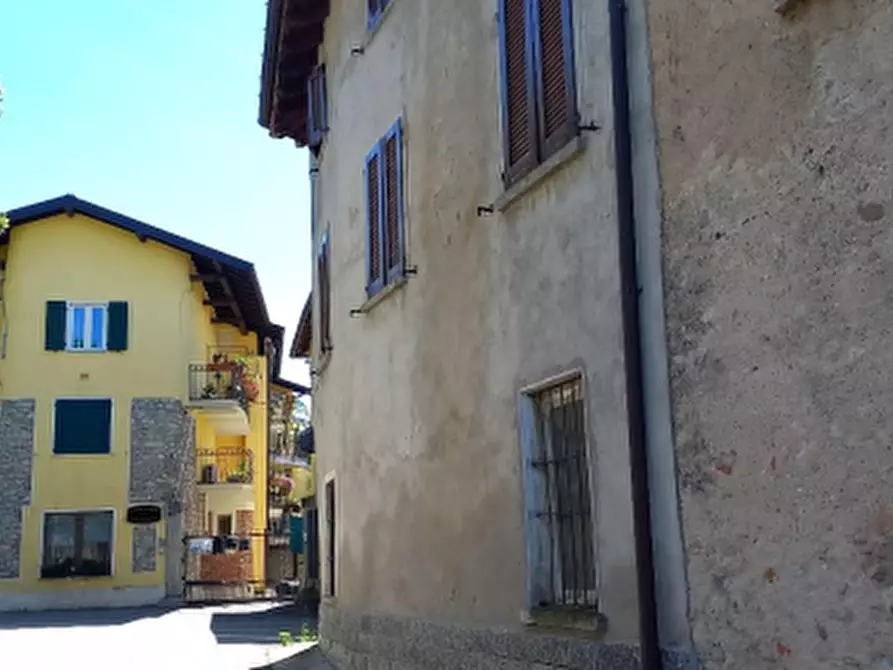 Immagine 2 di Appartamento in vendita  in Via A. Volta a Cittiglio