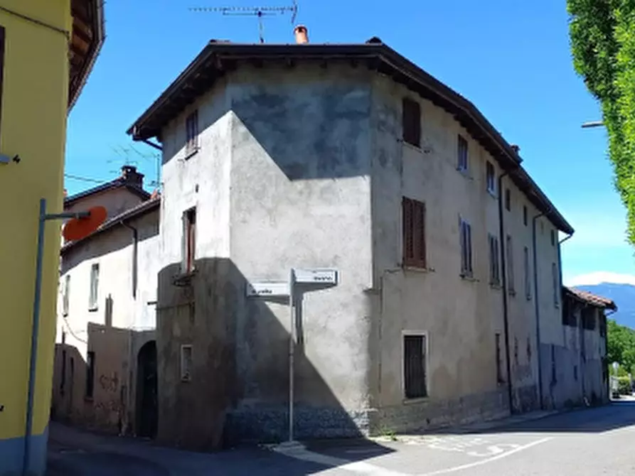 Immagine 1 di Appartamento in vendita  in Via A. Volta a Cittiglio