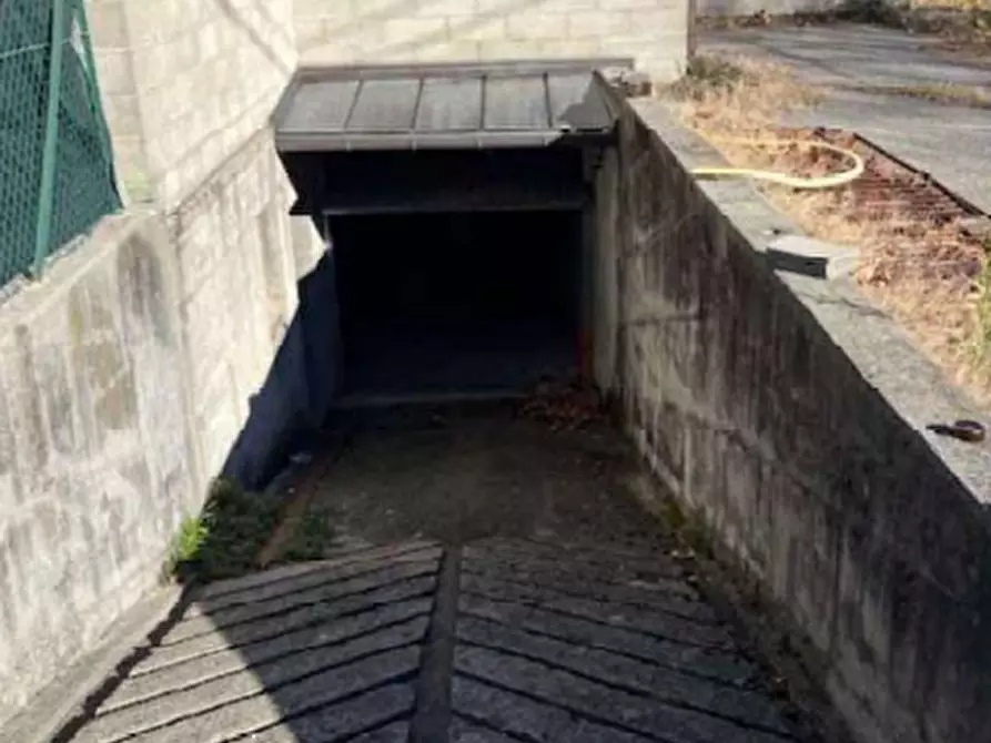 Immagine 4 di Magazzino in vendita  in Via Marconi a Castelveccana
