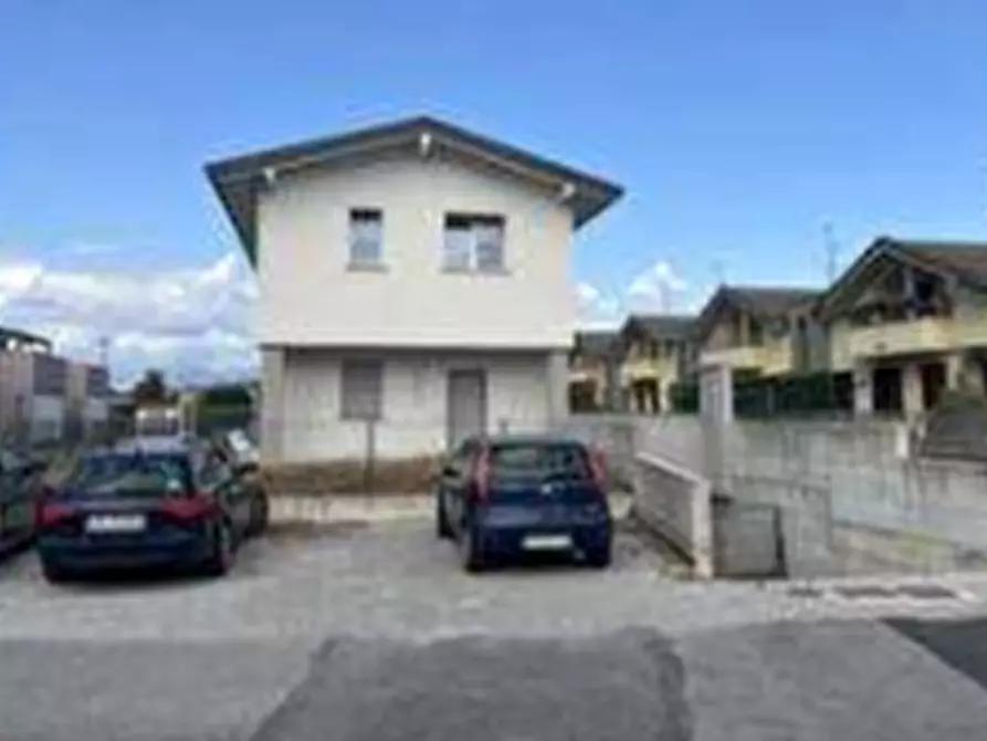 Immagine 2 di Garage in vendita  in Via Cappelletta a Sulbiate