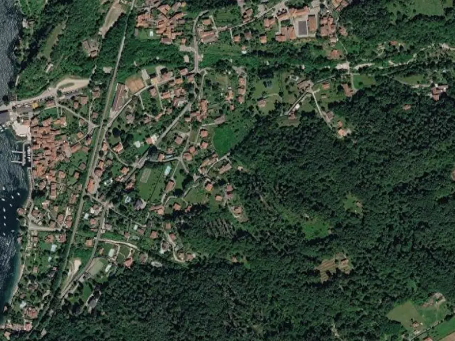Immagine 6 di Magazzino in vendita  in Via Marconi a Castelveccana