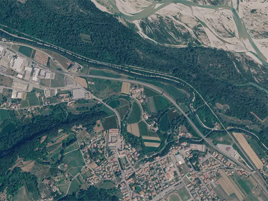 Immagine 12 di Magazzino in vendita  in Via Feltrina a Pederobba