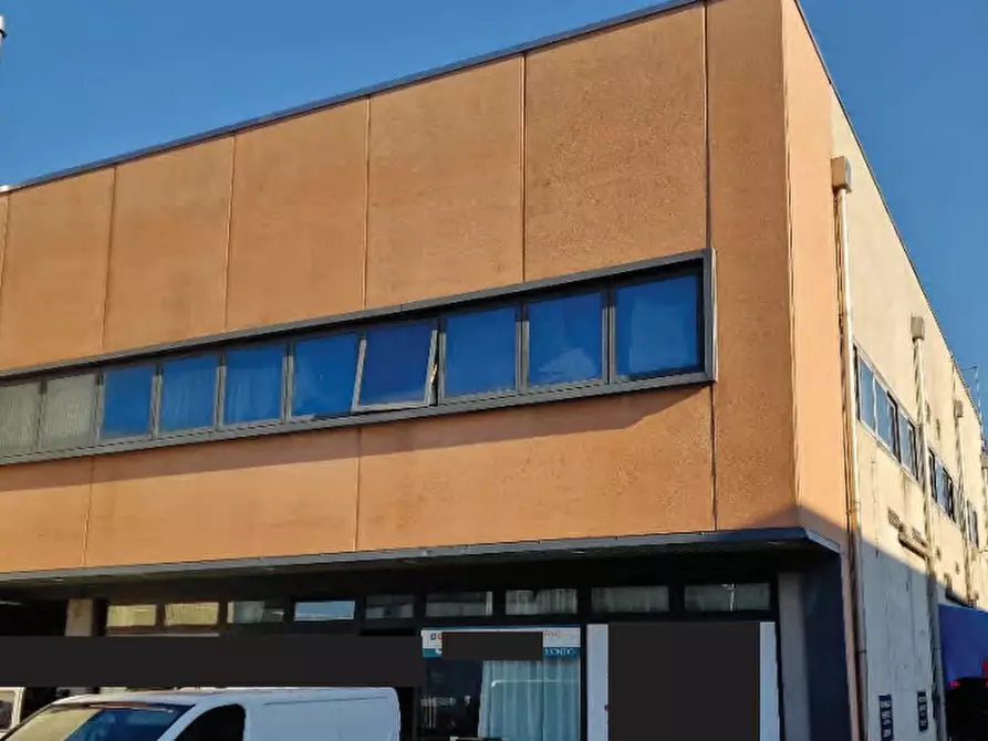 Immagine 5 di Magazzino in vendita  in Via Feltrina a Pederobba