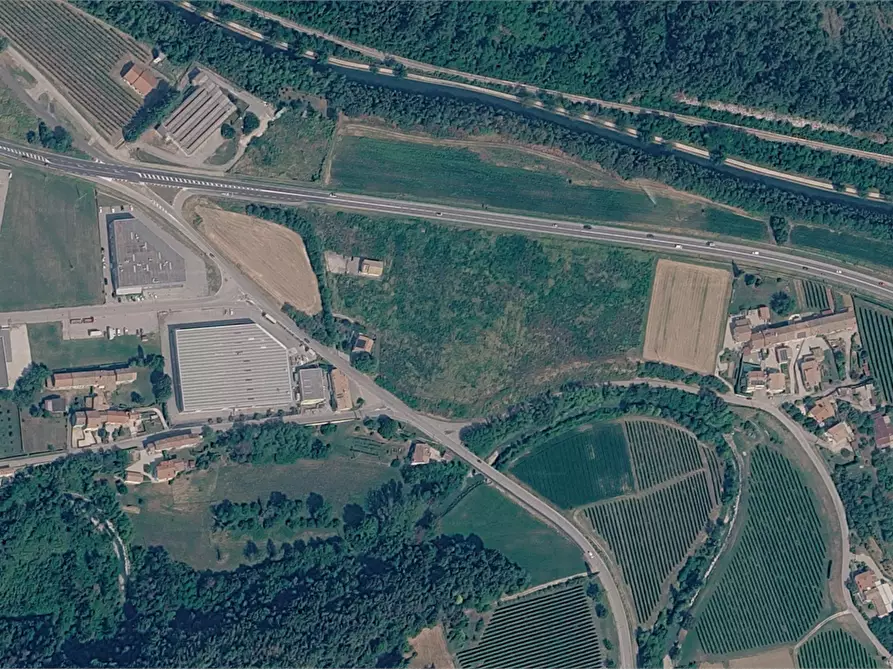 Immagine 11 di Magazzino in vendita  in Via Feltrina a Pederobba