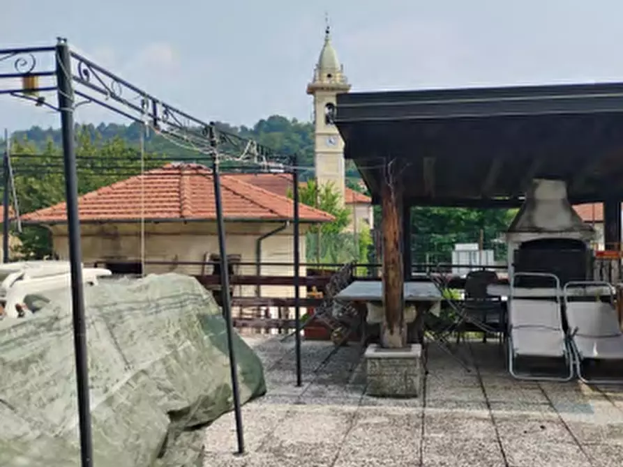 Immagine 2 di Appartamento in vendita  in Vicolo Castello a Cocquio-Trevisago
