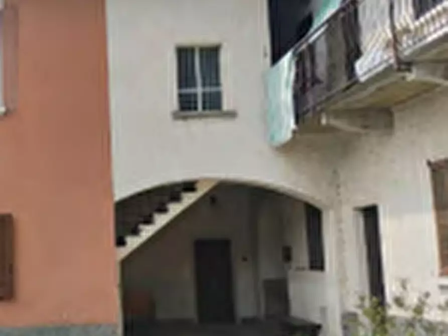 Immagine 4 di Appartamento in vendita  in Vicolo Castello a Cocquio-Trevisago