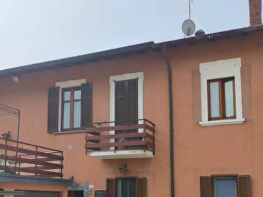Immagine 6 di Appartamento in vendita  in Vicolo Castello a Cocquio-Trevisago
