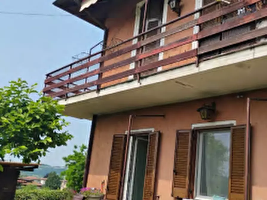 Immagine 1 di Appartamento in vendita  in Vicolo Castello a Cocquio-Trevisago