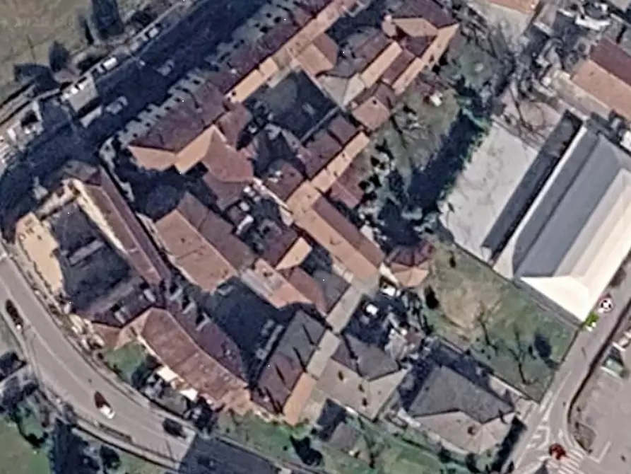 Immagine 12 di Appartamento in vendita  in Vicolo Castello a Cocquio-Trevisago