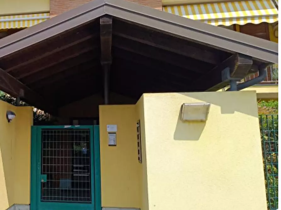 Immagine 3 di Appartamento in vendita  in Via Edmondo De Amicis  a Cuggiono