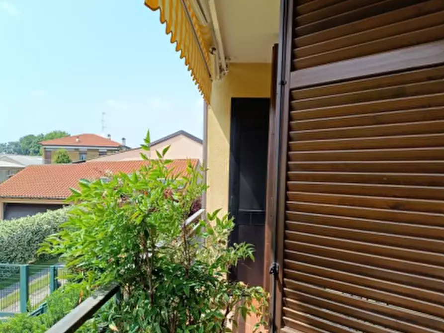 Immagine 5 di Appartamento in vendita  in Via Edmondo De Amicis  a Cuggiono