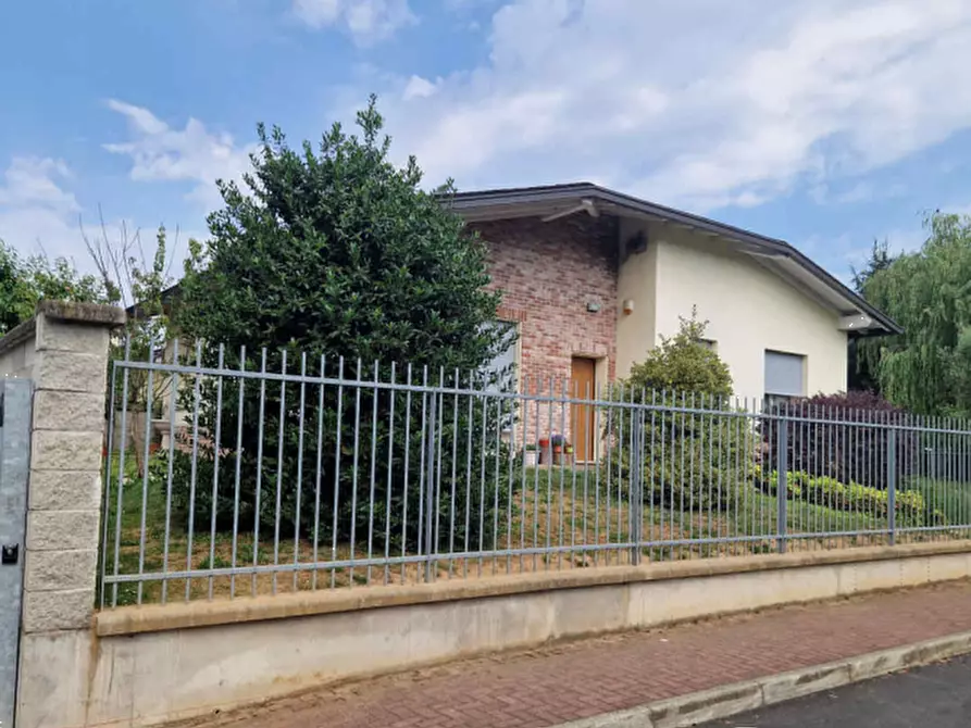 Immagine 6 di Casa bifamiliare in vendita  in Via Londra a Senago