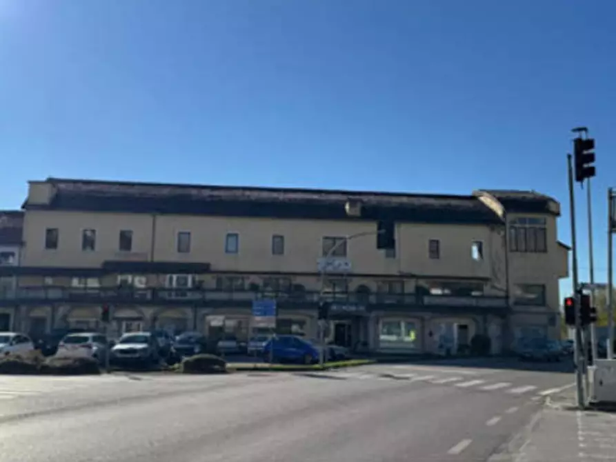 Immagine 3 di Hotel in vendita  in Piazza Martiri a Sedico