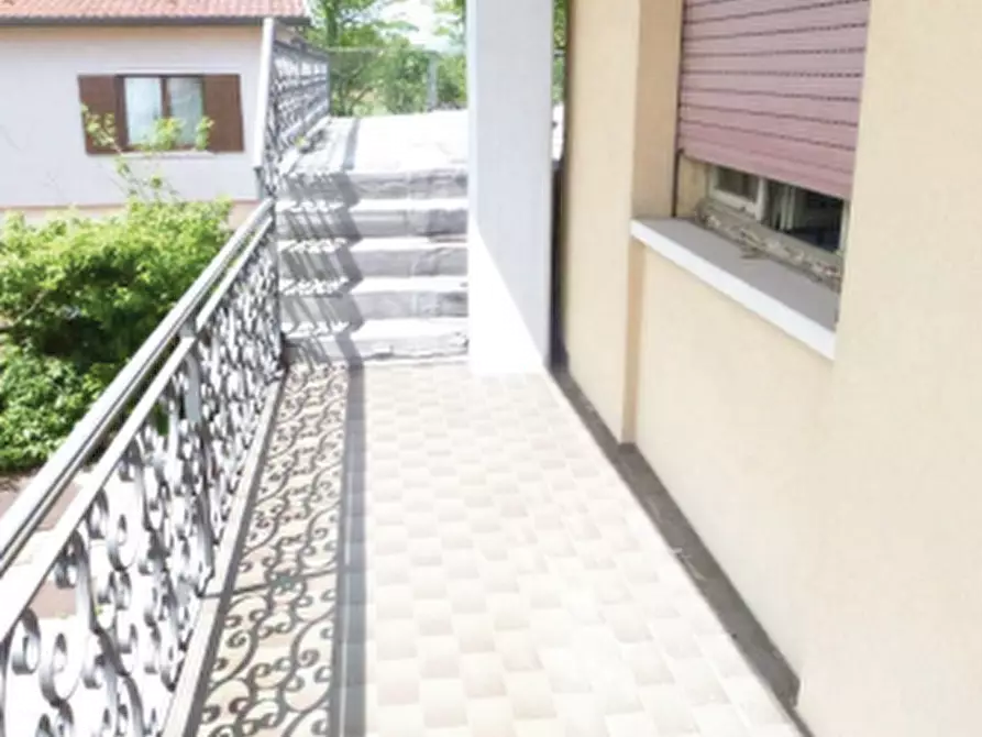 Immagine 2 di Casa indipendente in vendita  in Via Castellana a Paese