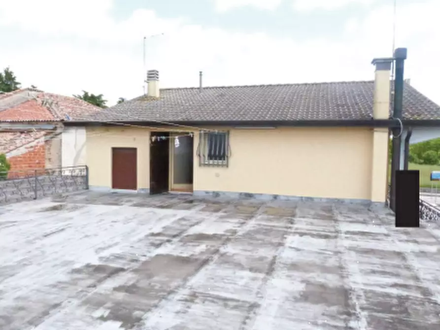 Immagine 3 di Casa indipendente in vendita  in Via Castellana a Paese