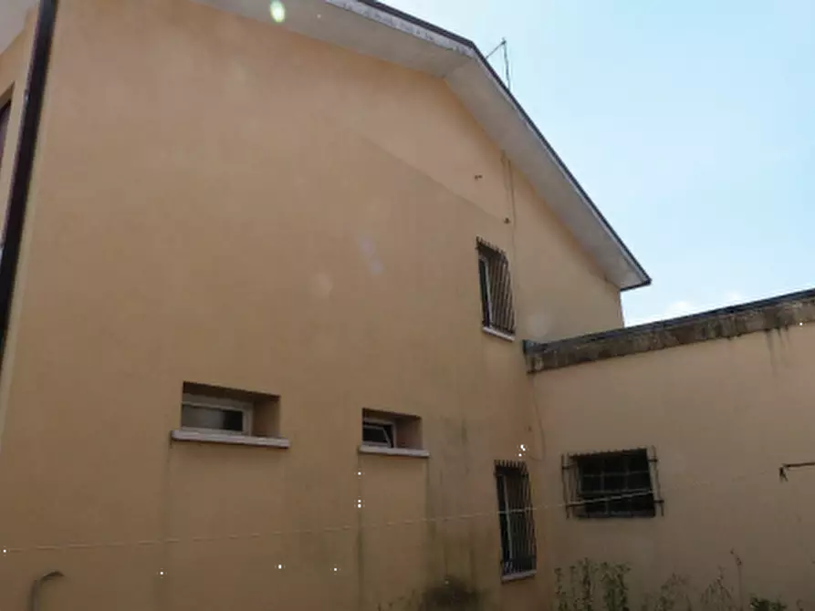 Immagine 4 di Casa indipendente in vendita  in Via Castellana a Paese